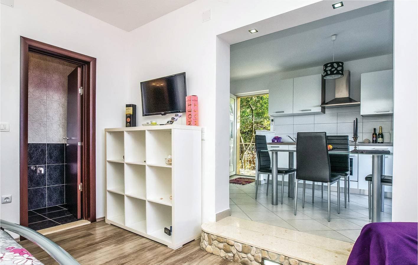 Foto 12 von 22: Urlaub am Meer: Gemütliche Ferienwohnung mit Pool, Terrasse und Parkplatz