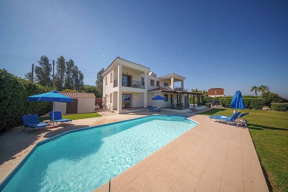 Ocean Breeze-Seafront Villa 1
