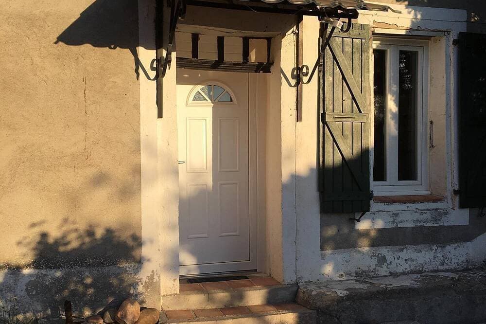Wohnen Sie in einem dreistöckigen Haus aus dem 16. Jahrhundert in der Provence. 1
