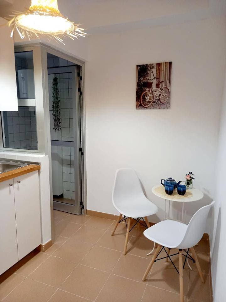 Foto 10 von 49: Two-Bedroom Apartment