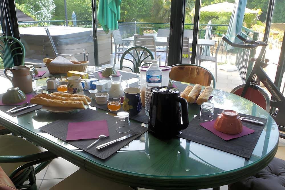 Foto 7 von 10: Bed and Breakfast 'Blanche De Castille' mit Gemeinschaftsterrasse, Garten & WLAN