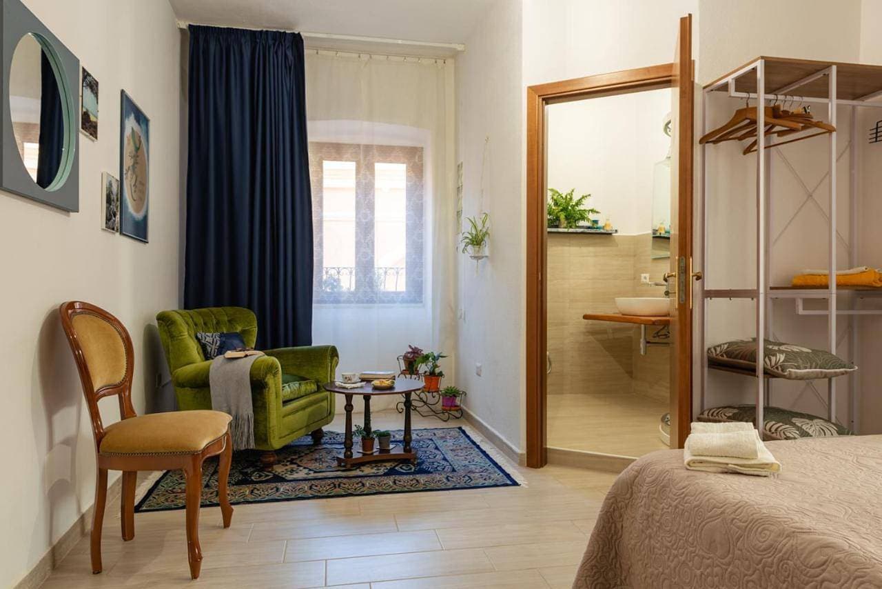 Foto 4 von 20: Two-Bedroom Apartment