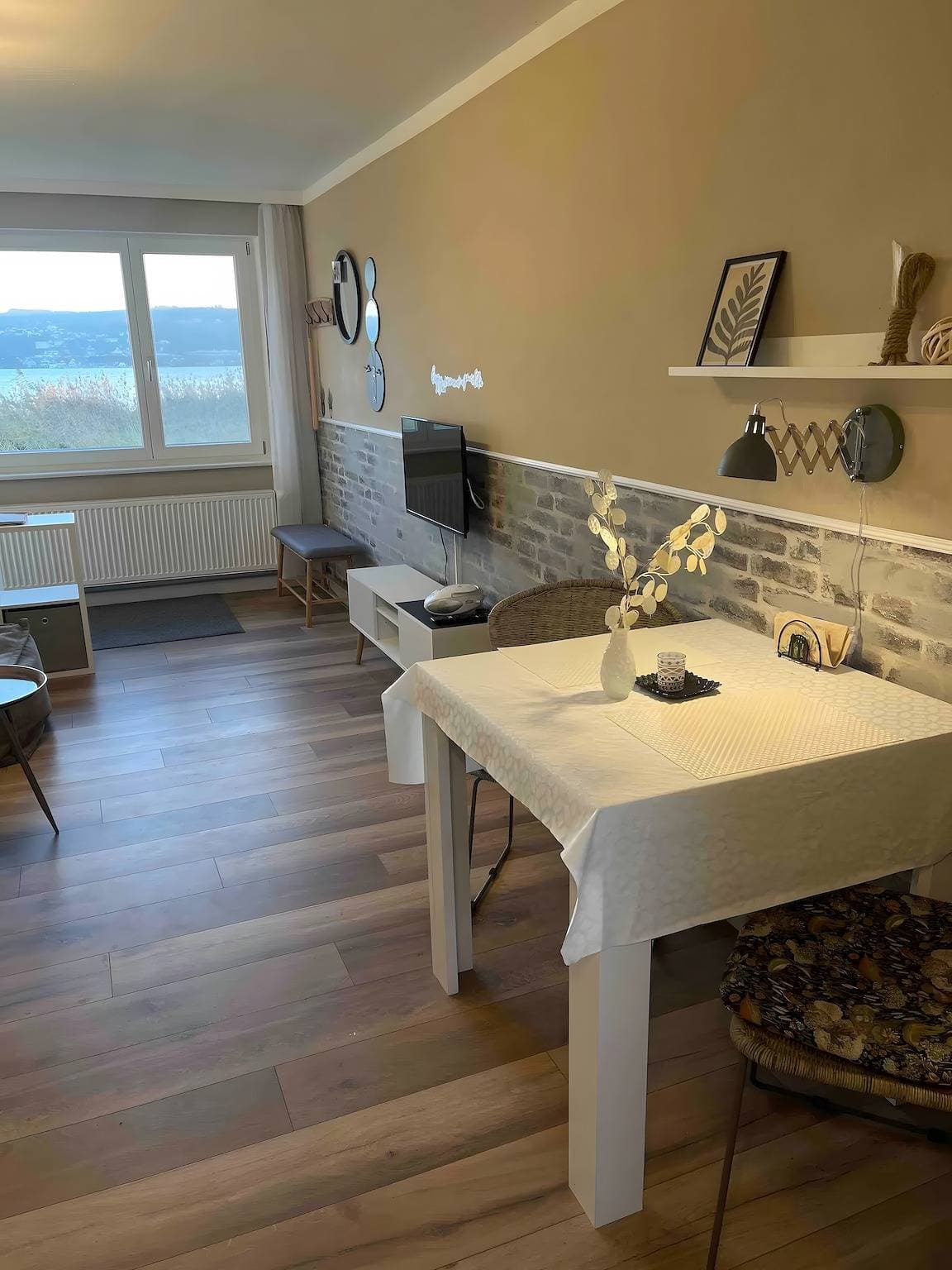 Foto 6 von 45: Premium Ferienwohnung 'Seezauber Direkt Am Wasser' mit Seeblick, privater Terrasse und WLAN