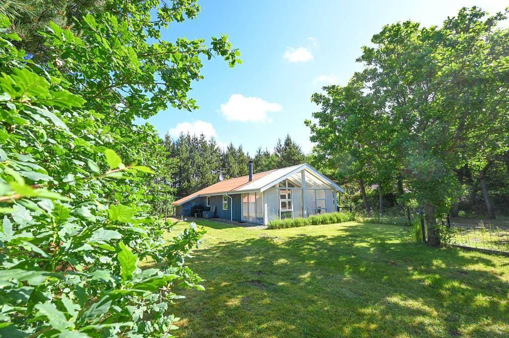 Nahe am Fjord gelegenes Ferienhaus mit schönem Wintergarten und herrlicher Westterrasse 1