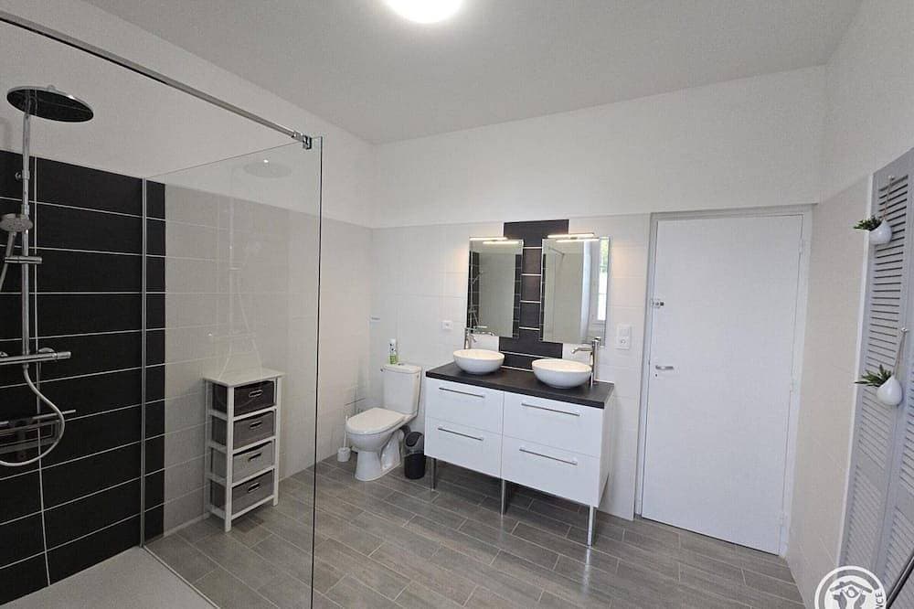 Foto 9 von 27: Großes Haus mit privatem Pool, Parkplatz und Haustiere erlaubt
