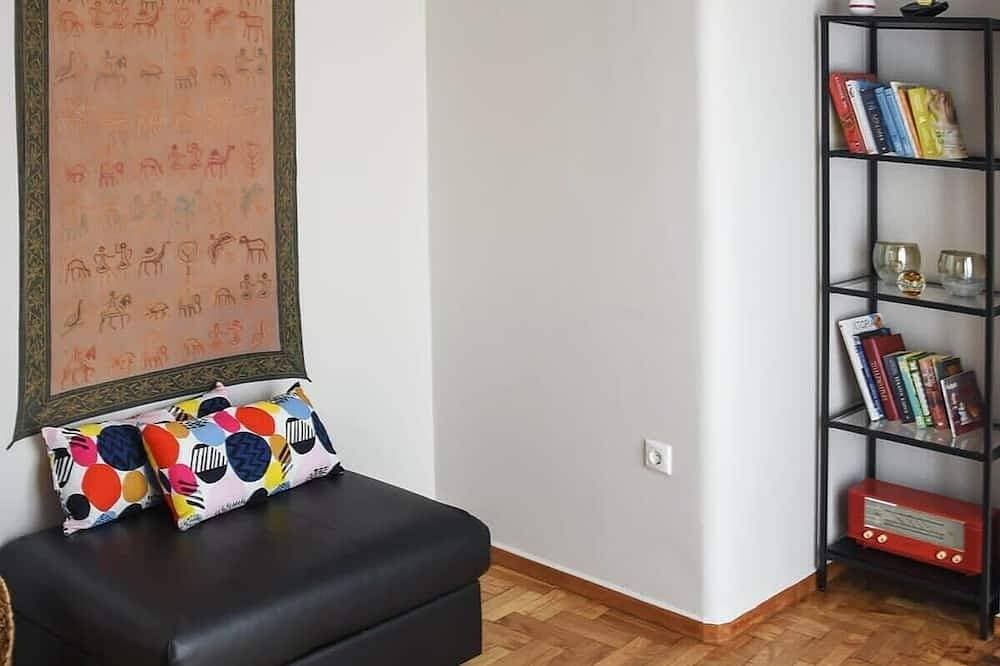 Foto 11 von 28: Koukaki Edge Penthouse • Blick auf Akropolis und Filopappou