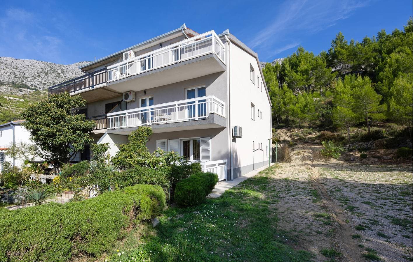 Charmantes Apartment mit Terrasse, WLAN, Parkplatz, 600 m vom Strand entfernt 1