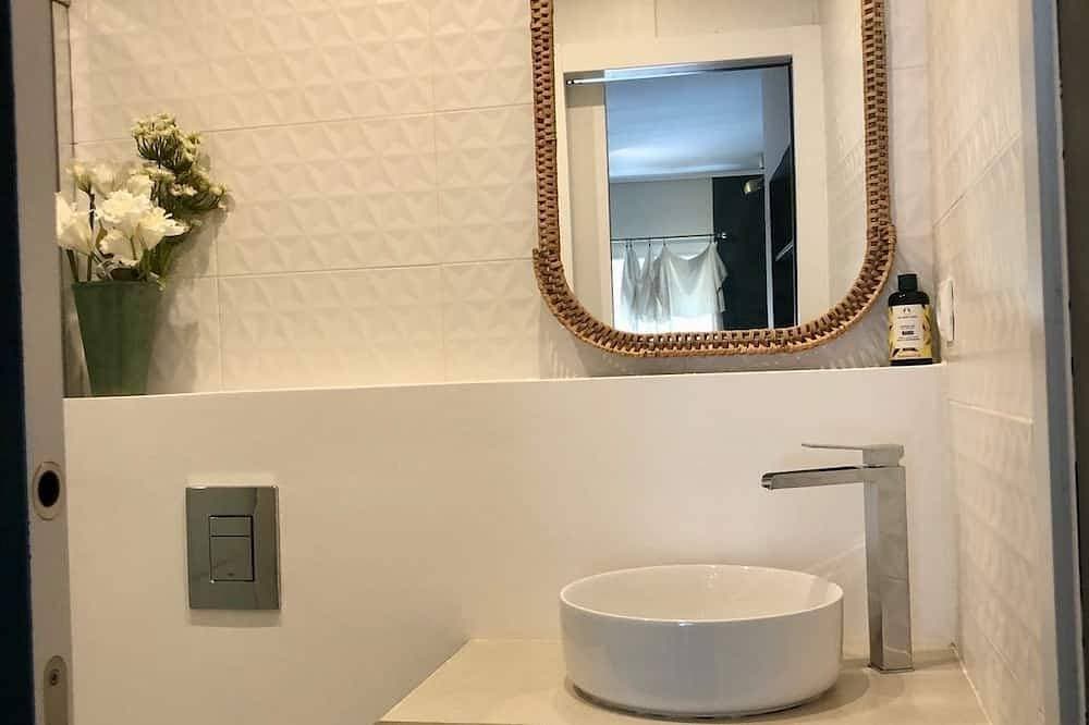 Foto 6 von 19: Cozy Apartment Cascais, Estoril, 4 min to the Beach