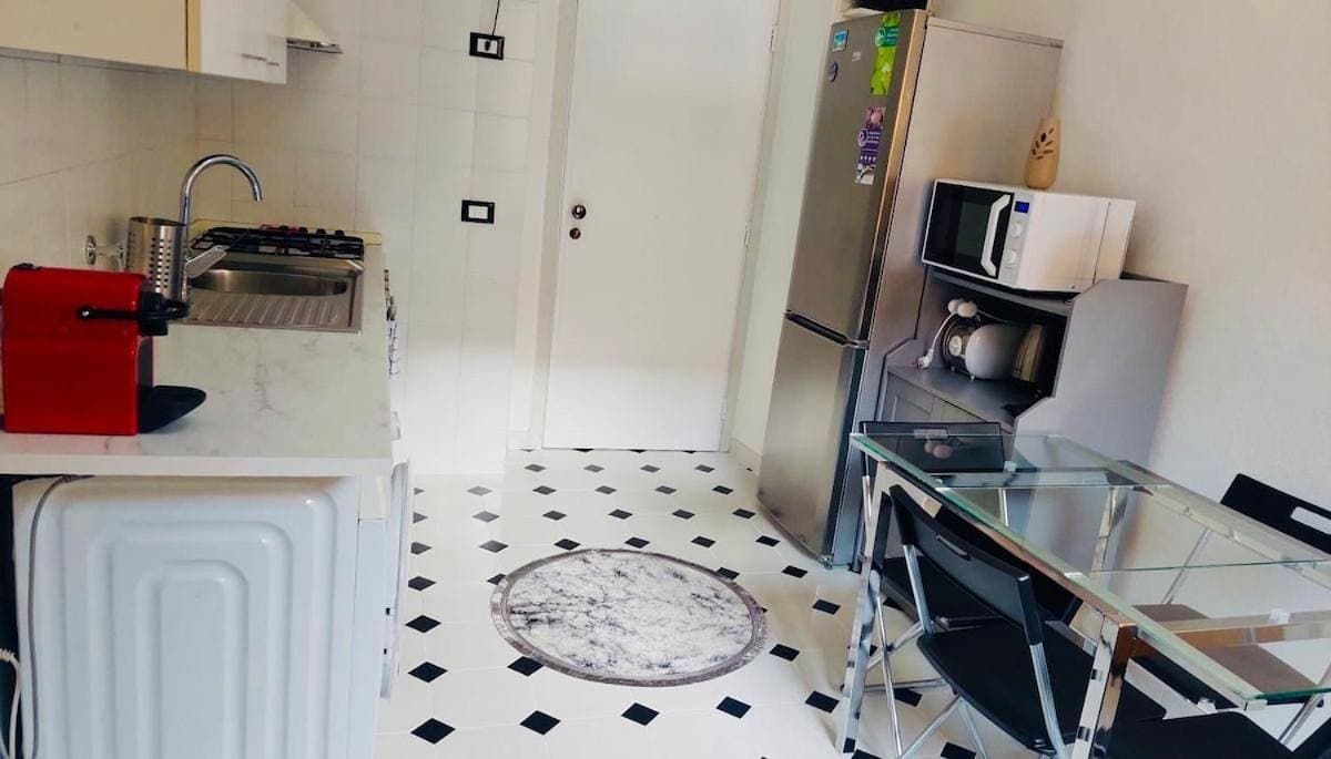 Cozy 2 bedroom flat 5 minutes walk from station 1