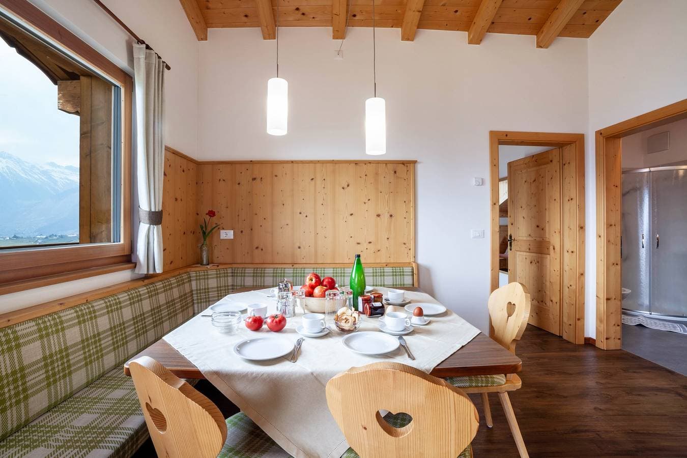 Foto 3 von 23: Gemütliche Ferienwohnung 'Gassbauerhof Ober' mit Balkon, Blick auf die Berge und WLAN