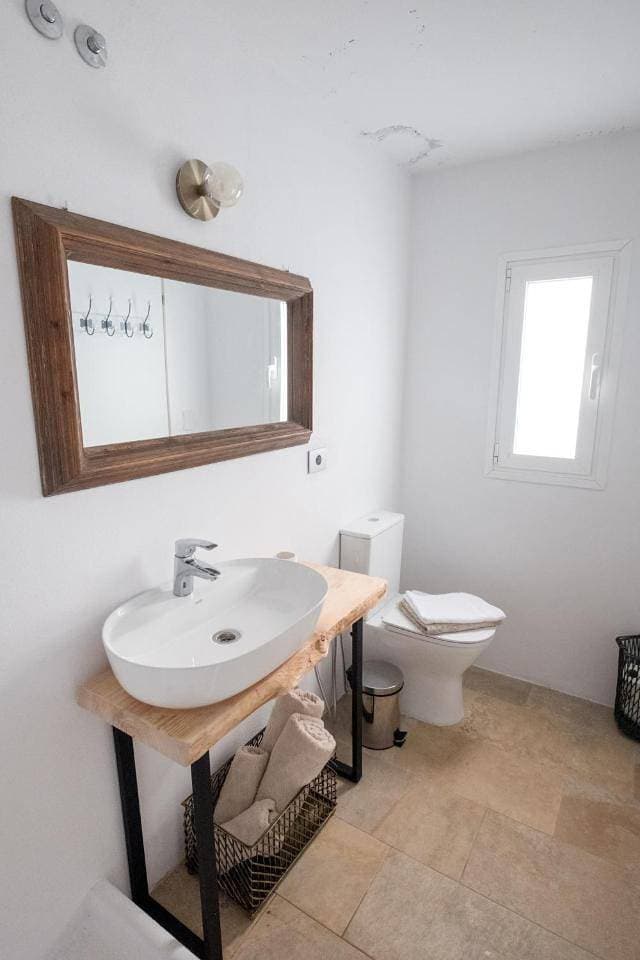 Foto 10 von 15: Double Room with Private Bathroom