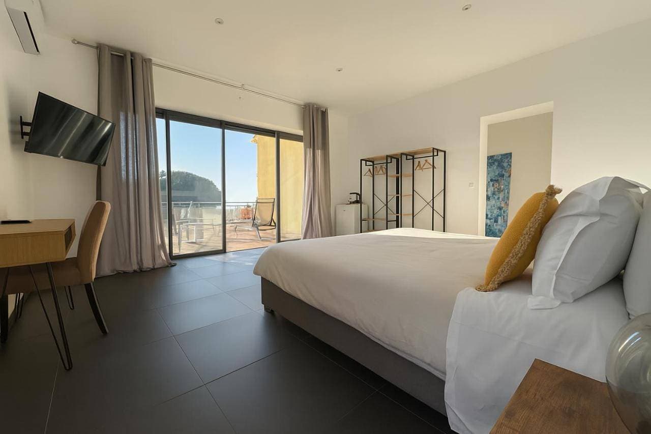 Foto 2 von 9: Double Room with Sea View