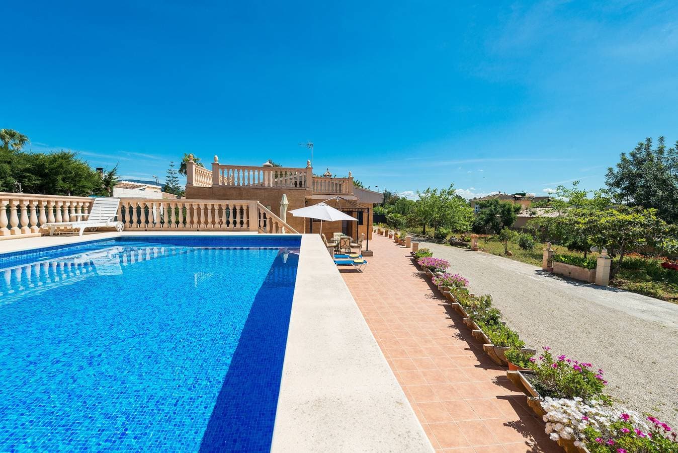 Foto 3 von 37: Familienfreundliche Villa "Ses Llegitimes" mit Pool