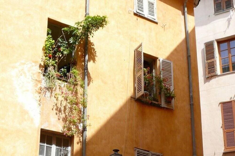 Foto 11 von 30: Are Charme Wohnung im alten Nizza, mit Blick auf den Garten und nahe am Meer