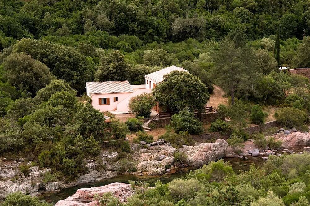 Beautiful house, exceptional location 1