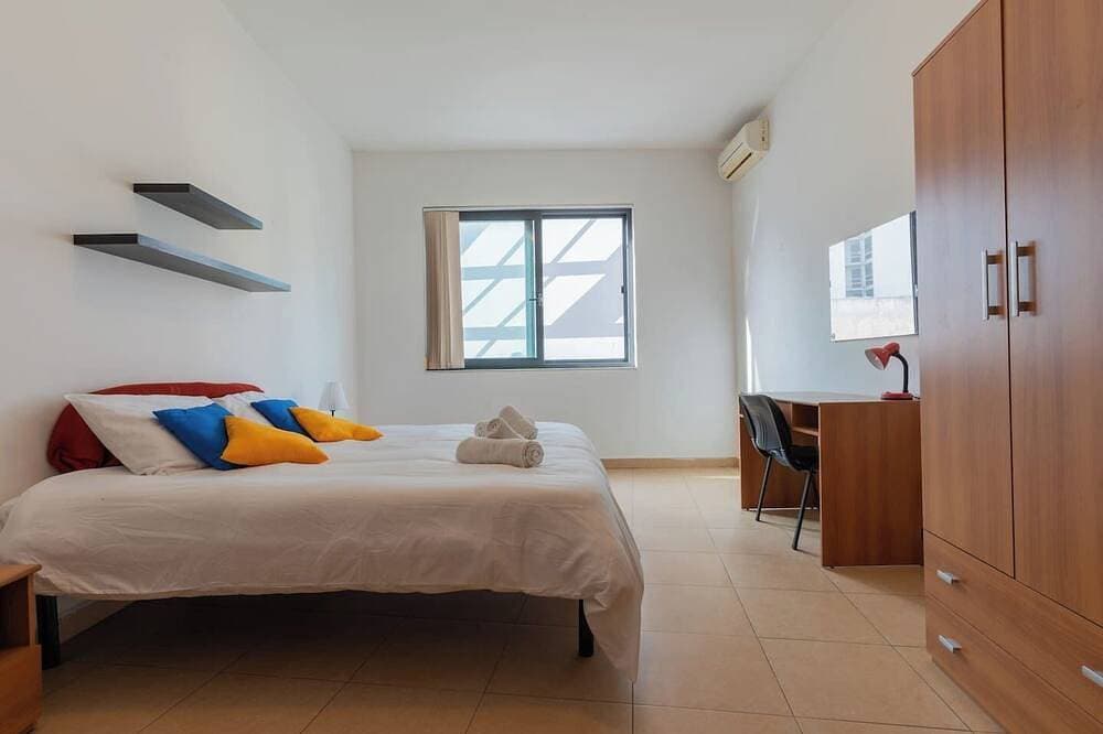 Foto 2 von 30: The King at Roulette | Modern Apartment, Paceville