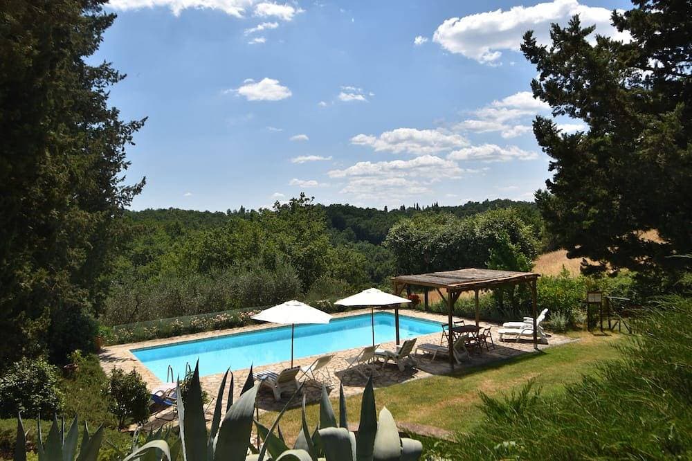 Wohnung mit privater Terrasse in einem prächtigen Bauernhaus, 6 km von Siena 1