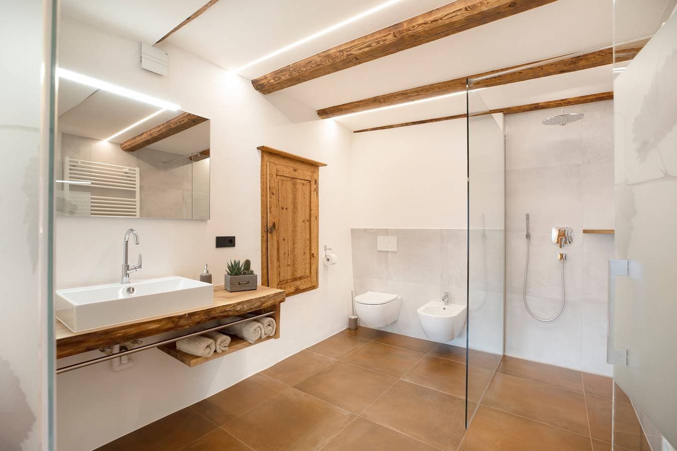 Foto 11 von 36: Brantenhof Design-Ferienwohnung "Vinea“ mit Gemeinschaftsgarten mit Sauna, Balkon und WLAN
