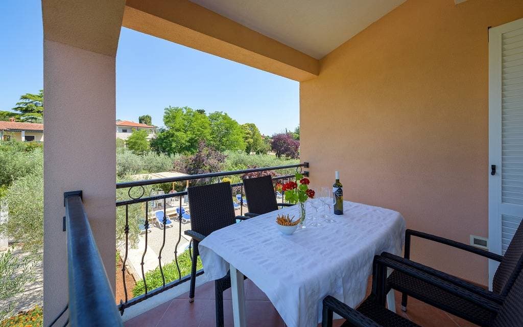 Foto 13 von 54: Ferienwohnung in Bašanija mit Terrasse, Klimaanlage, W-Lan, Spülmaschine (113-4)