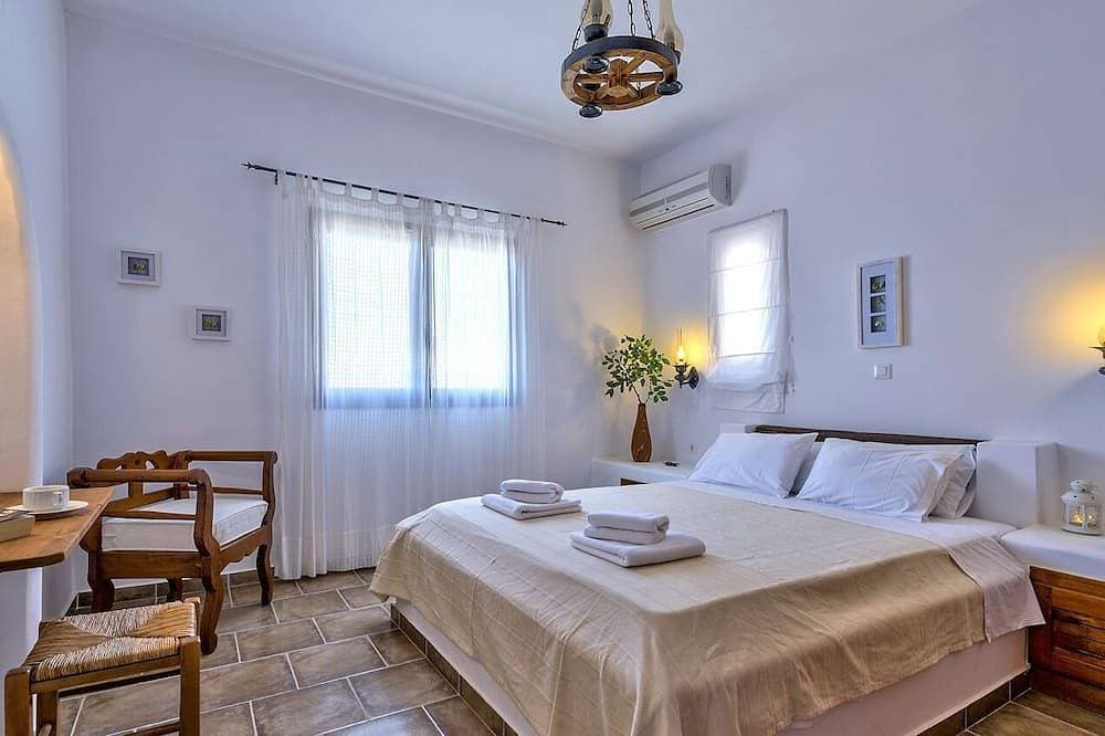Foto 8 von 22: Super Panorama libyschen Meerblick, Südkreta großer privater Pool \"Keramos Villa\"