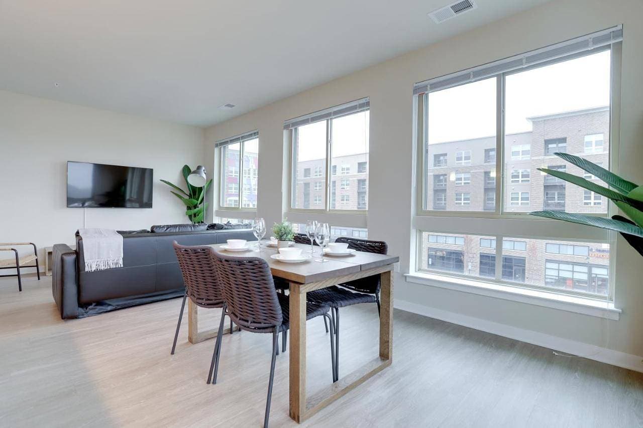 Foto 11 von 37: Two-Bedroom Apartment with City View