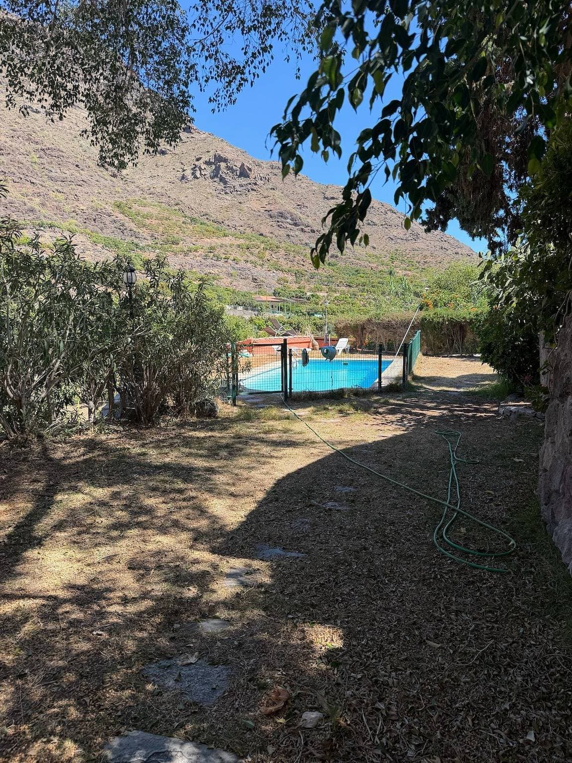 Foto 3 von 25: Kleines Ferienhaus "Finca Nim 1" auf Bauernhof mit Bergblick, Pool und WLAN