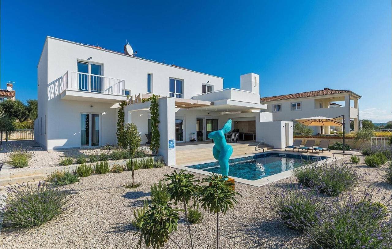 Villa Aponia 1