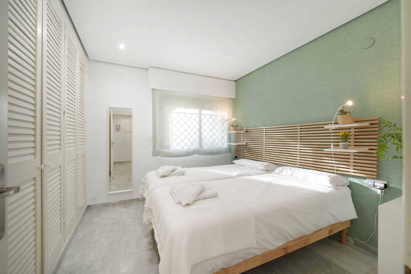 Foto 4 von 45: 2033 Beachfront Family Apartment on Golden Beach