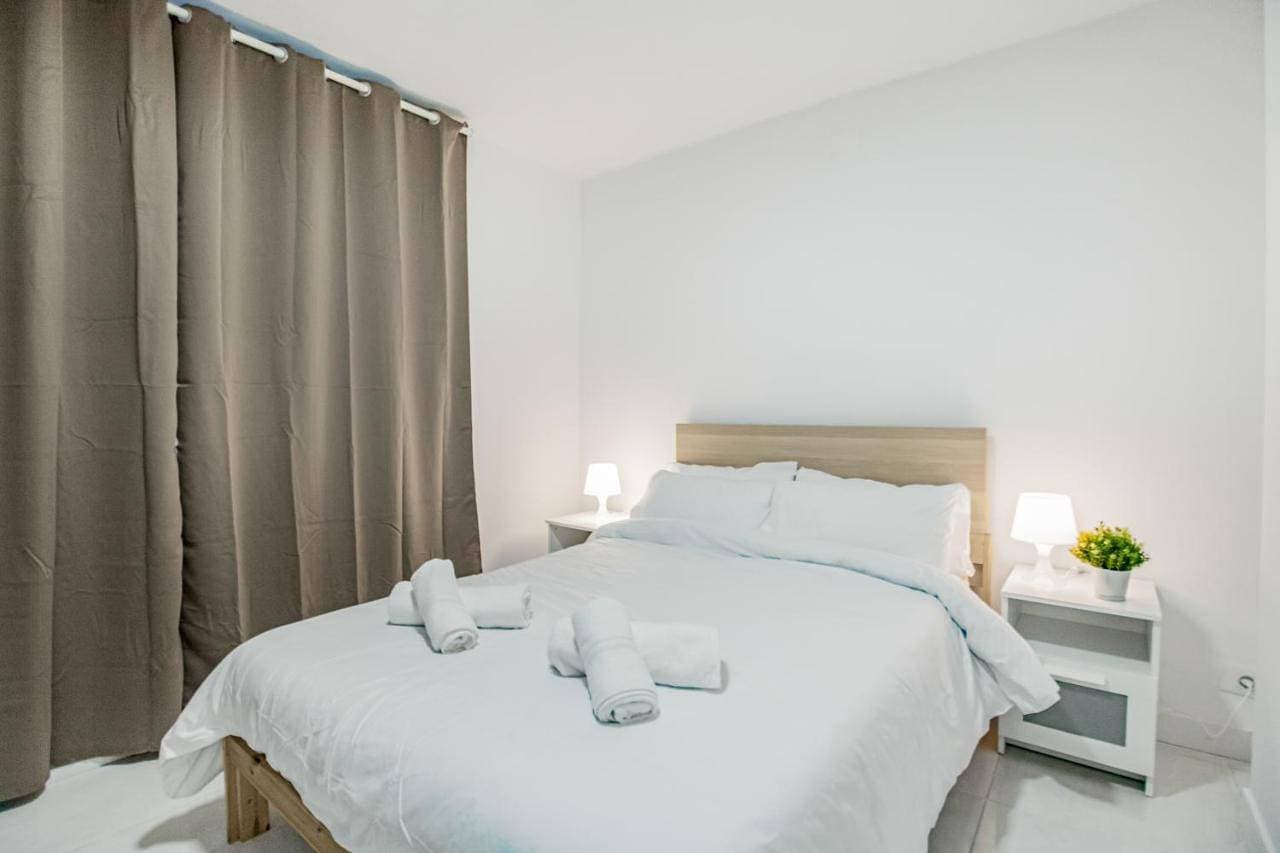 Las Palmas Comfort Rooms 1