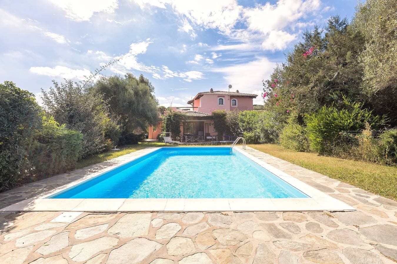 Foto 2 von 36: Ferienhaus 'Villa Rosa mit Privatem Pool', WLAN und Klimaanlage
