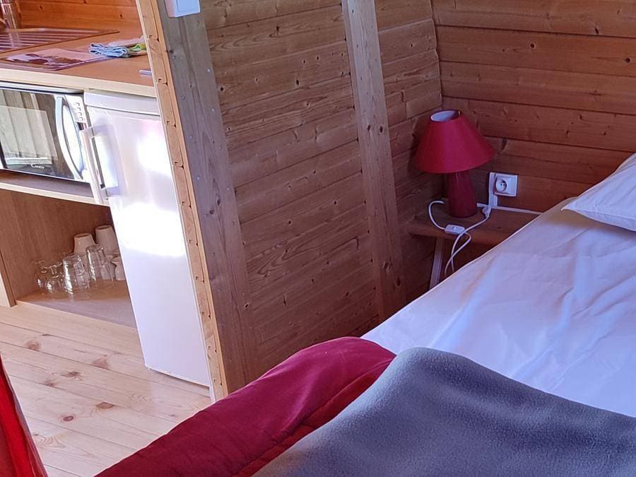 Foto 11 von 46: Lodges de Blois Chambord - Einzigartig 3 personen - Fass Lodge Komfort 11m² (1 Zimmer)