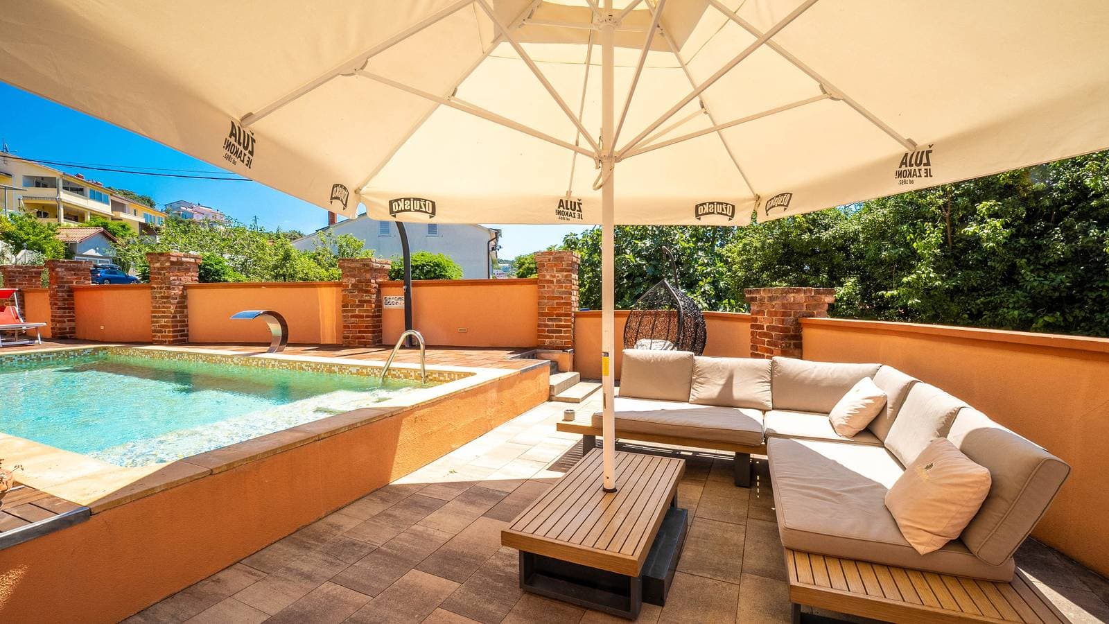Foto 5 von 44: Luxury Villa Mer pool apartman by Villas Guide