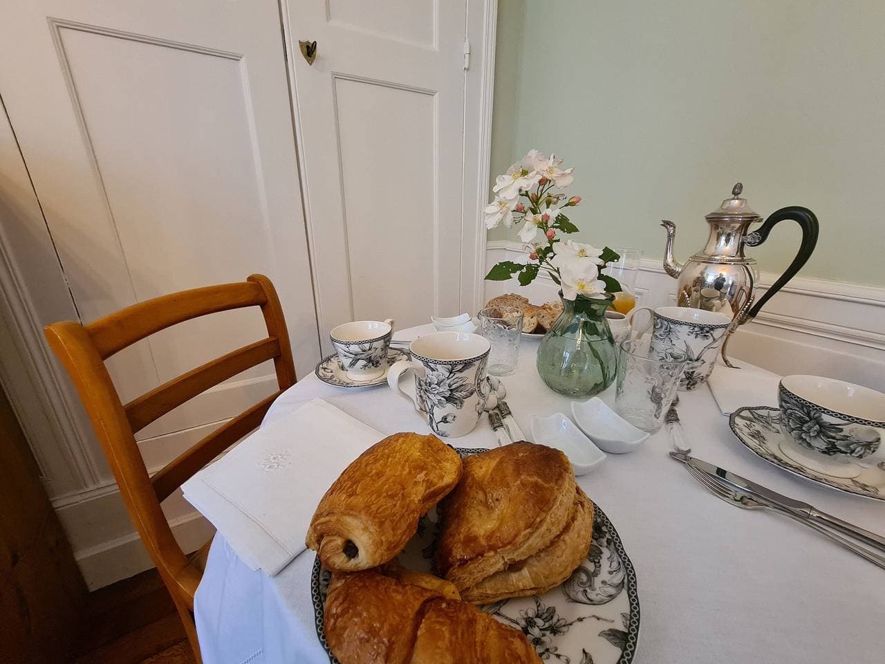 Foto 13 von 21: Gemütliches Zimmer "Pondichéry" in Gästehaus mit Frühstück, Châteauroux