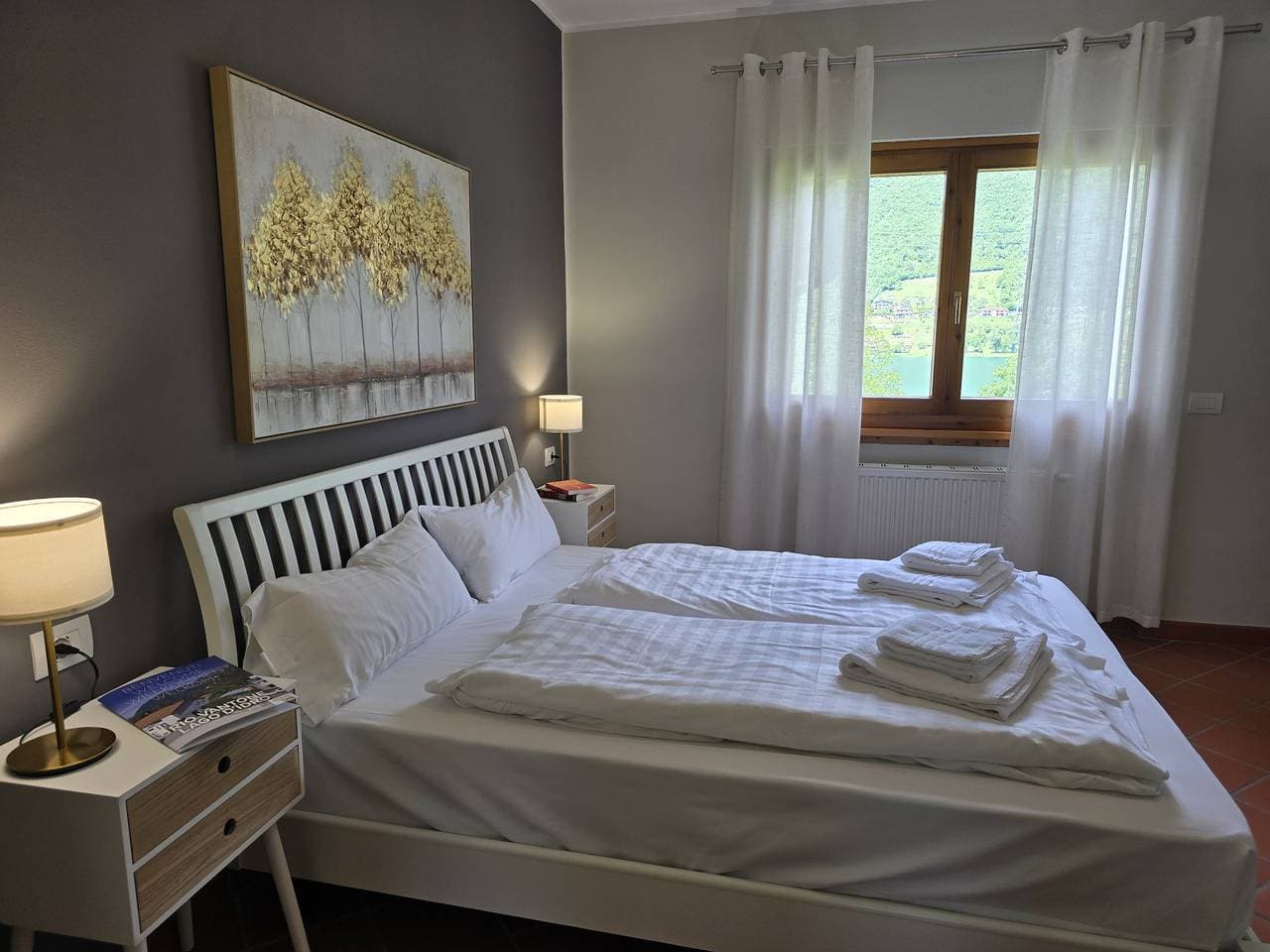 Foto 13 von 17: Ferienwohnung für 4 Personen mit Seeblick