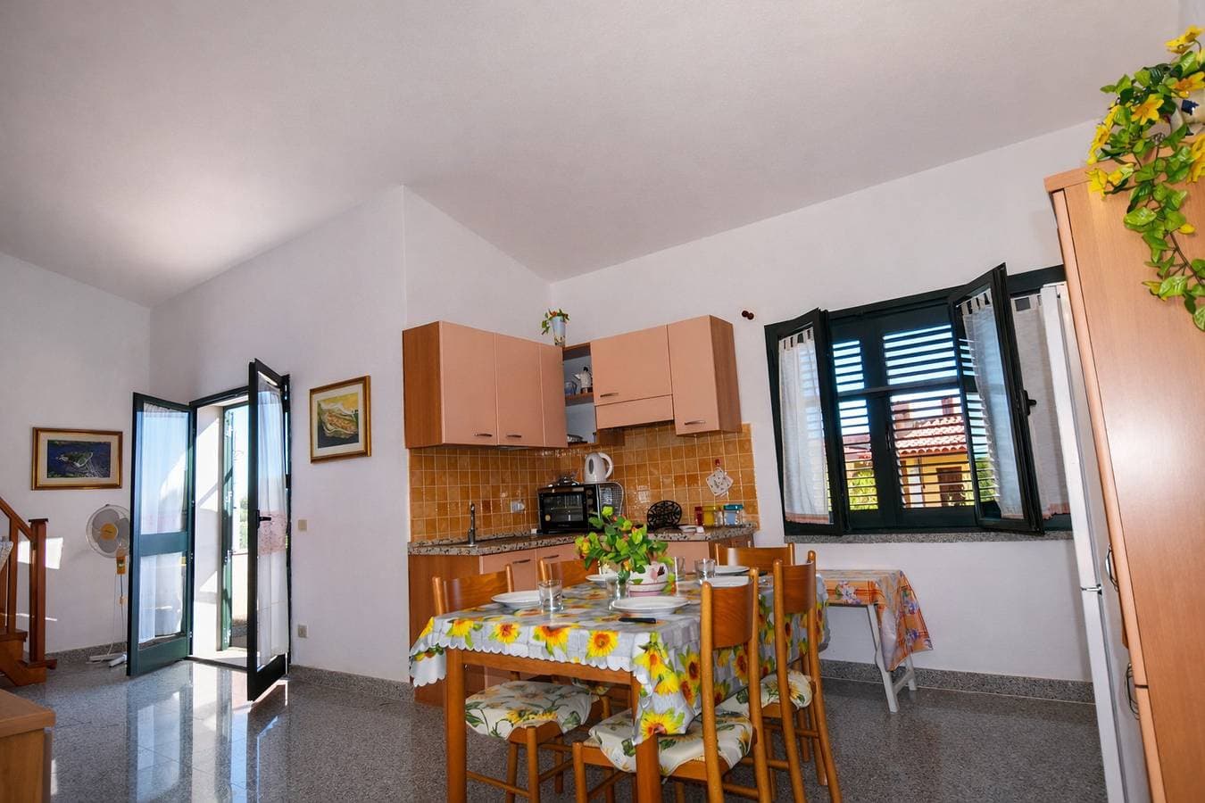 Foto 8 von 15: Appartamento Agrustos, Wifi, Ac (Casa Gai 02)