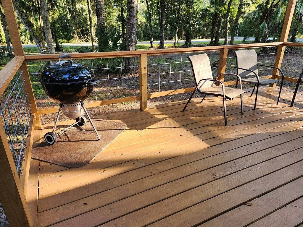 Foto 12 von 17: 1,5 Hektar parkähnliches bewaldetes Grundstück. Sauberes 3/2 mit viel Parkplätzen.