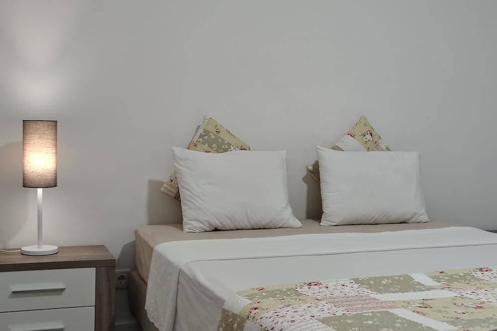 Cozy 1-bedroom apartment in tranquil Portalegre with AC 1