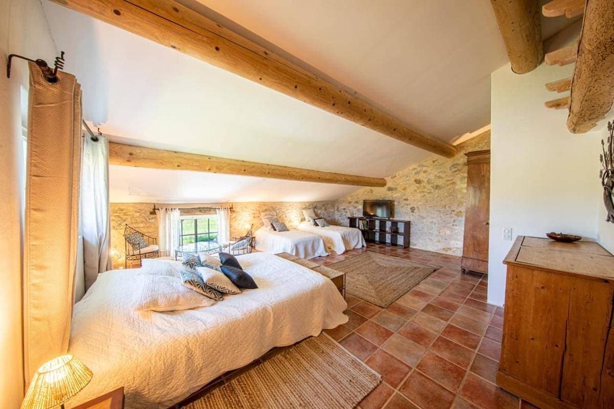Foto 9 von 36: Three-Bedroom House
