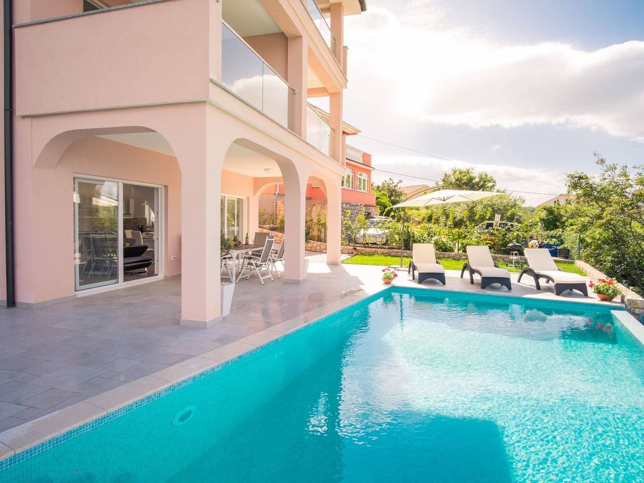 Foto 4 von 38: Luxuriöses Appartement Grohot mit privatem Infinity-Pool
