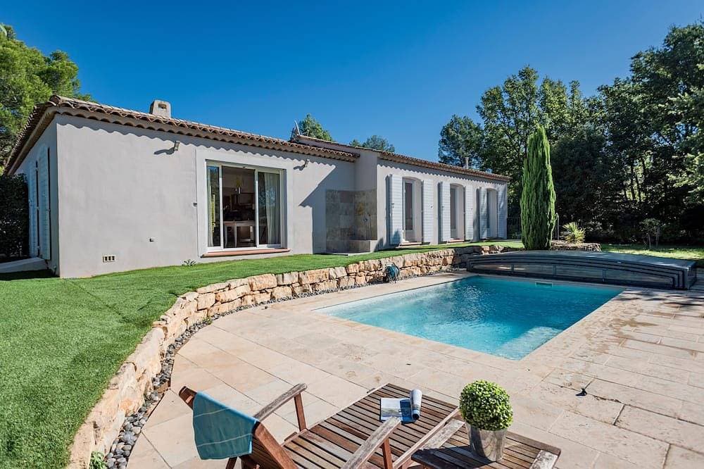 Ferienhaus mit Klima, Schwimmbad und Dorfnähe 1