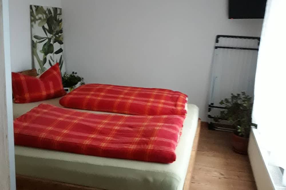 Foto 2 von 15: Bungalow am Stadtrand  mit Terrasse unter Altbaumbestand