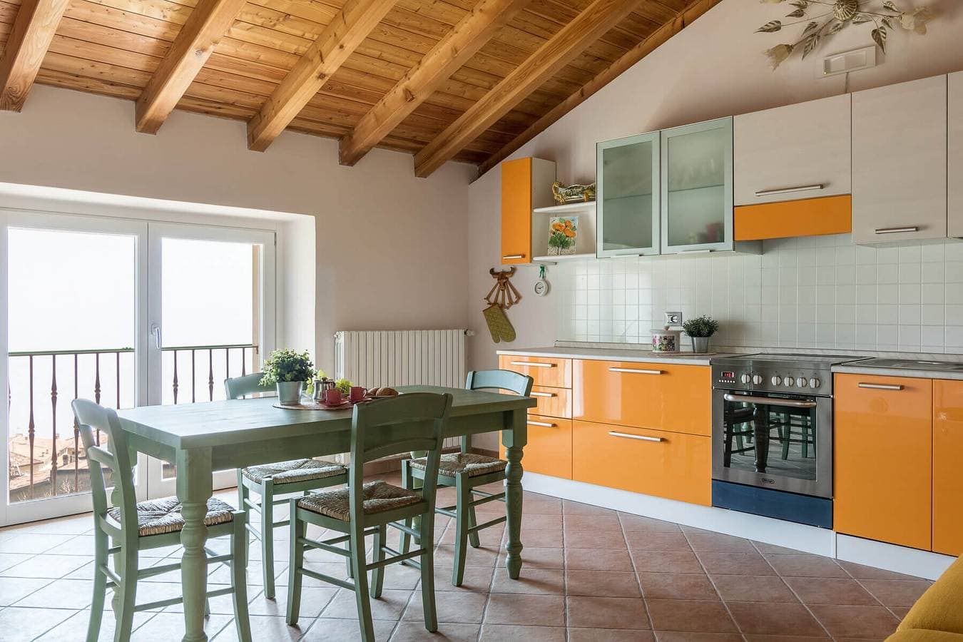 Foto 4 von 31: Ferienwohnung 'Naol' mit Seeblick