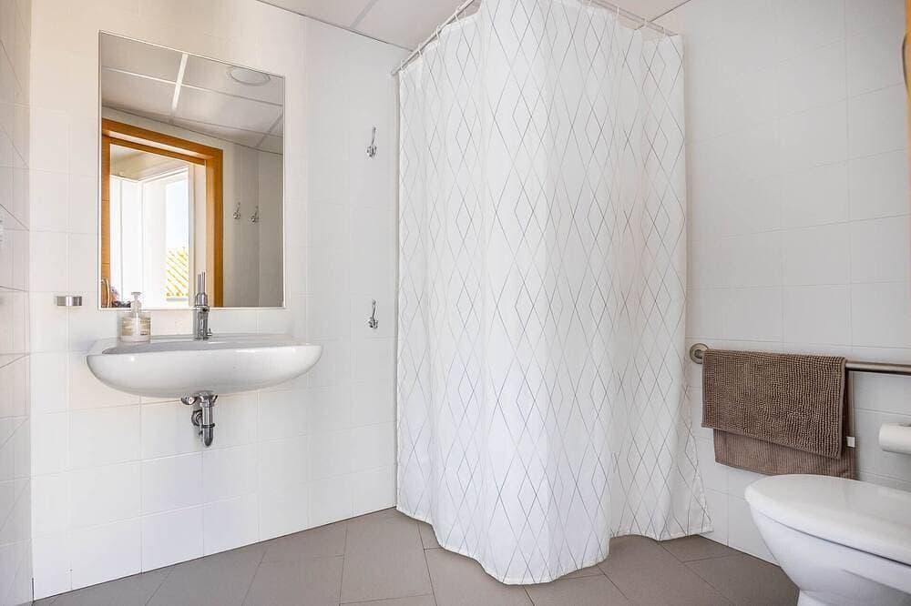 Foto 7 von 30: Parador-view apt- sleeps 4-1-bed apt shared rooftop terrace with castle view