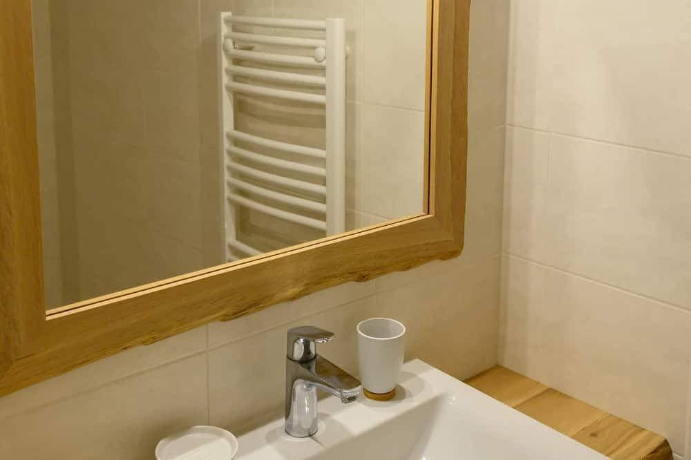 Foto 10 von 30: Agréable Maison Contemporaine Avec Piscine