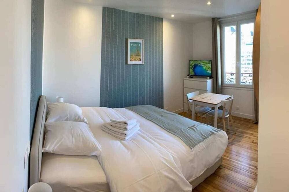 Studio number 10 in Pantin 1
