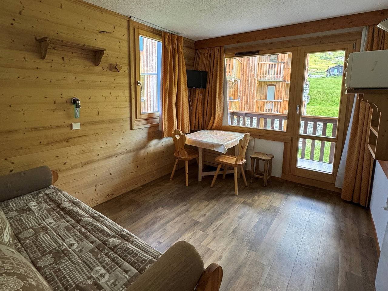Foto 2 von 12: Gemütliches Studio 2 Pers, Ski-in/Ski-out, Balkon, Pistenblick