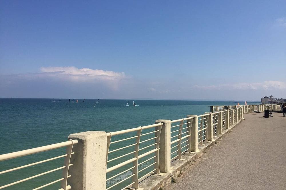 Foto 10 von 14: Strandwohnung,<br>Füße im Wasser!