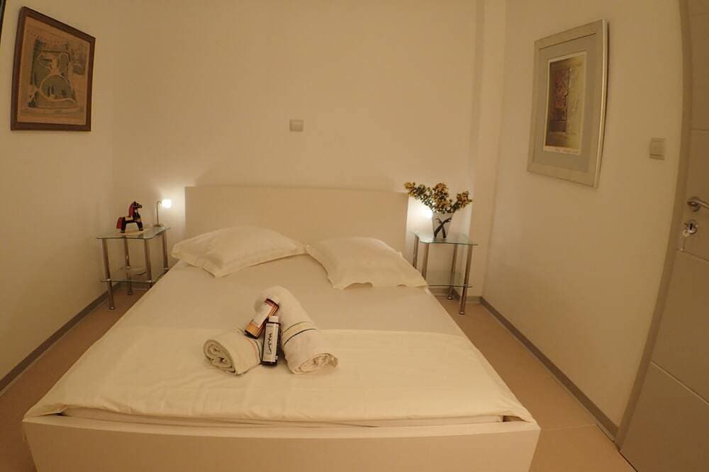 Foto 5 von 28: Spacious - Luxurious Art Villa Meerblick Mit Pool Und Herrlichem Sonnenuntergang!