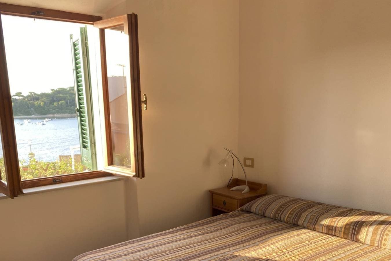 Foto 10 von 16: Ferienwohnung für 4 Personen mit Terrasse