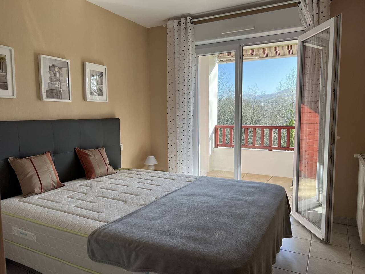 Foto 10 von 19: Erdgeschoss T2-Wohnung mit Terrasse, Parkplatz und WLAN in Cambo-les-Bains